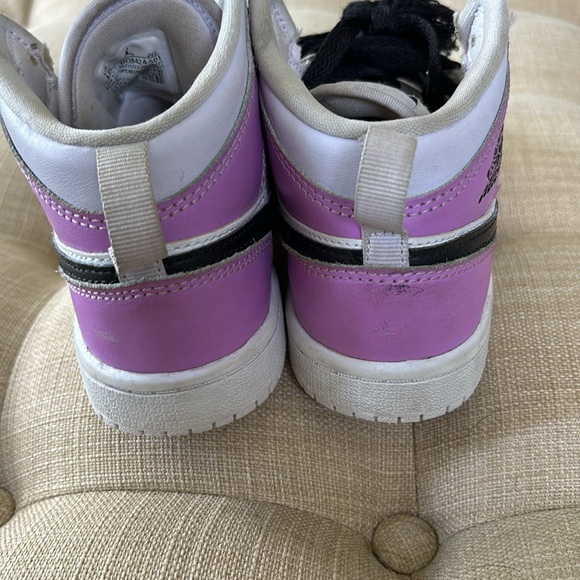 Jordan 1 Kids 13C Liliac Purple black swoosh NIKE - Picture 6 of 9